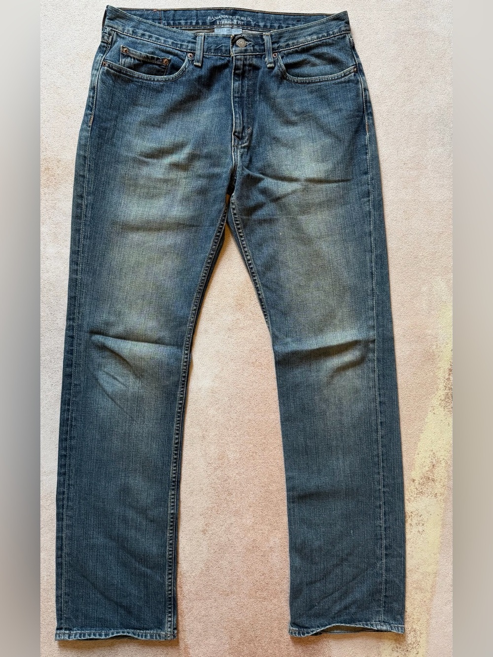 Banana Republic Men's Straight Jeans in Washed Blue Denim 32X34
